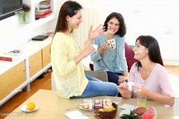 Lifestyles - three women having breakfast