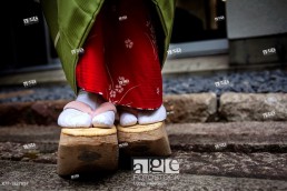 Okobo tall wooden shoes Detail of ´maiko´ geisha apprentice from Ishihatsu tea house o-chaia Geisha´s distric of Miyagawacho Kyoto Kansai, Japan